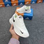 Product Code: 521 – Lot: 07 Running Sneaker