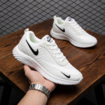 Product Code: 521 – Lot: 07 Running Sneaker