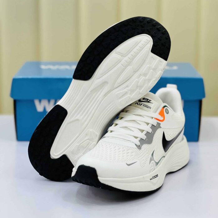 Zoom Running Sneaker Lot: 23 | Product Code: 691