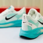 Vomero Running Sneaker Lot: 25 | Product Code: 803 - Image 4