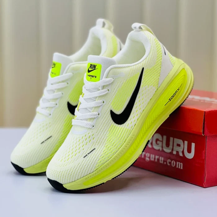 Vomero Running Sneaker Lot: 25 | Product Code: 804
