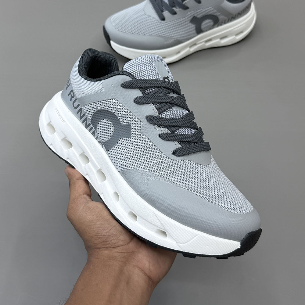 939 (1) Premium Imported Lightweight Sports Running Shoes Lot: 66 | Code: 939 - Image 1