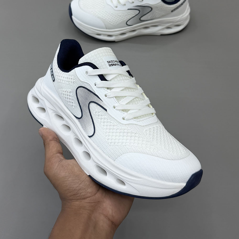 943 (1) Premium Imported Lightweight Sports Running Shoes Lot: 67 | Code: 943 - Image 1