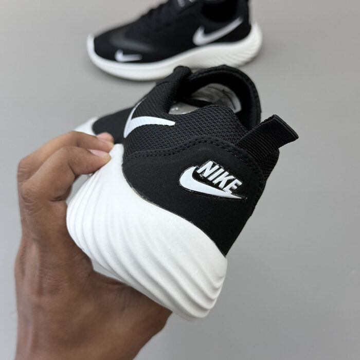 Product Code: 522 – Lot: 07 Running Sneaker