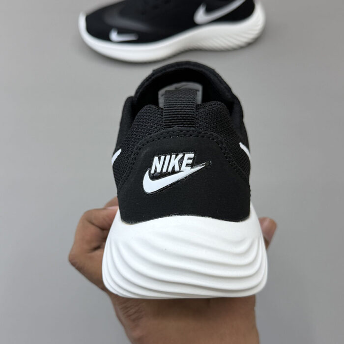 Product Code: 522 – Lot: 07 Running Sneaker