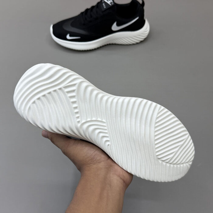 Product Code: 522 – Lot: 07 Running Sneaker