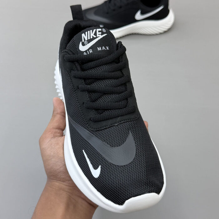 Product Code: 522 – Lot: 07 Running Sneaker